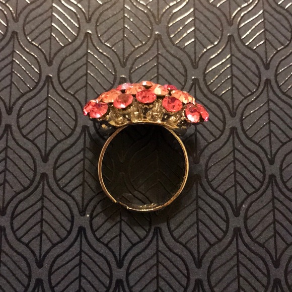 Sparkling pink rhinestone adjustable ring - Picture 3 of 6